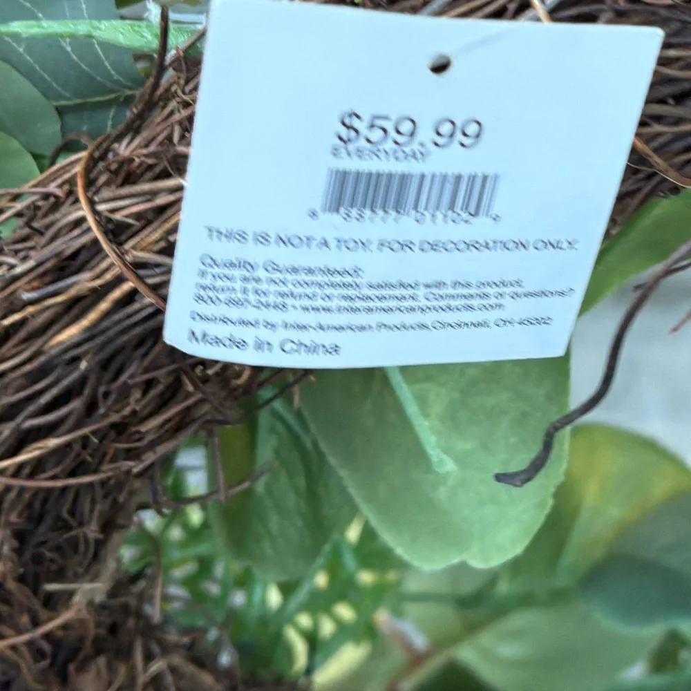 HD HOME NWT  faux Eucalyptus/Berry Spiral Vine Wreath -24”